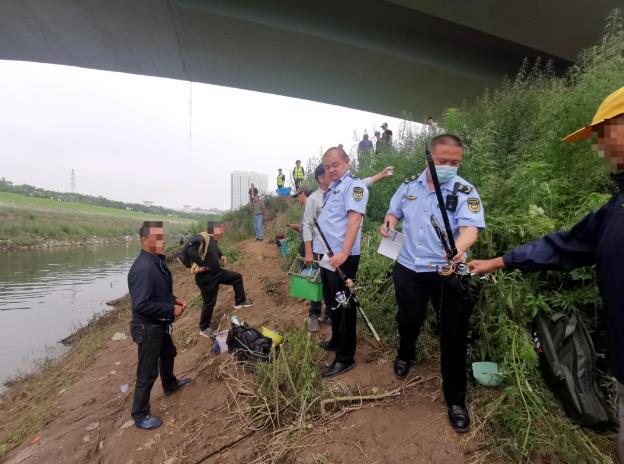 嚴厲打擊非法捕釣 筑牢水域生態(tài)防線